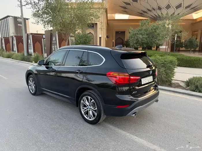 بي ام دبليو x1 مخزن بحالة الوكالة 1