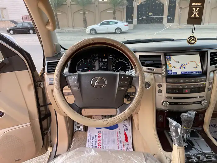 جيب لكزس LX570 موديل 2015 قمة في النظافة. 18