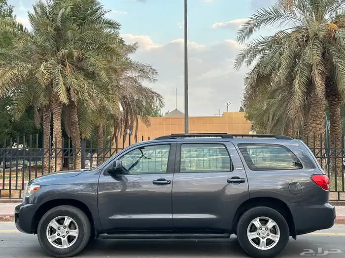 تويوتا اسكويا موديل 2010 سعودي بدون دبل 2