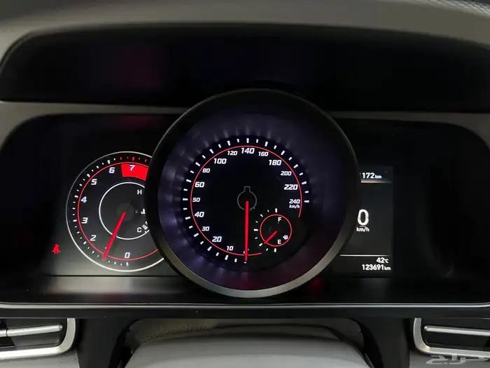 هيونداي النترا 2022 نظيف 1.6cc 9