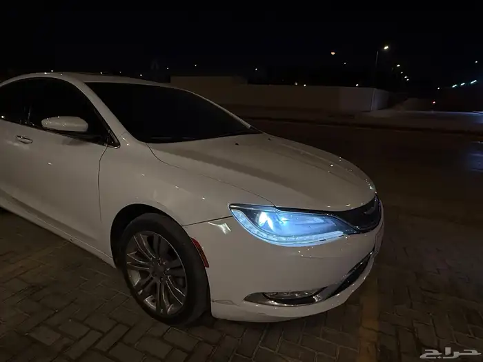للبيع كرايزلر C200 موديل 2016 17