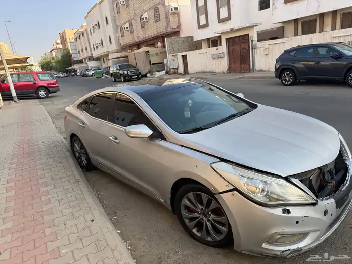 أزيرا 2012 v6للبيع 6