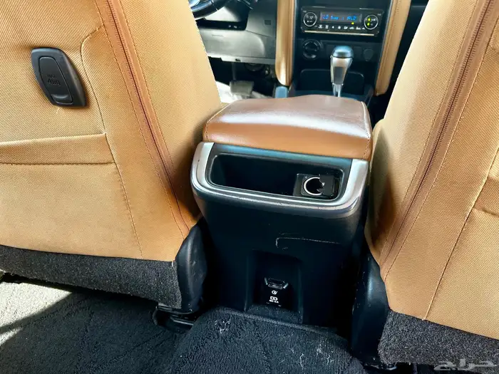 تويوتا فورتشنر Vx بنزين موديل 2022 11