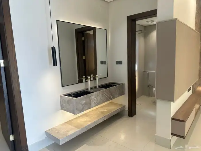 فيلا ارضيه للبيع مدخل خاص حي الاخضر 2