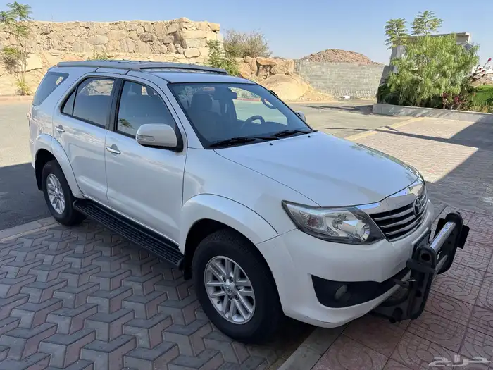 فورتشنر 2015 دبل مخزن ماشي 60 الف فقط 4