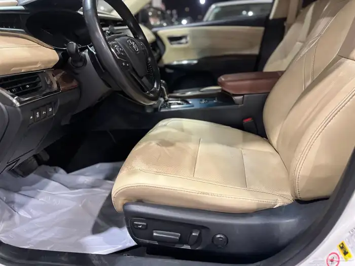 تويوتا افالون2015 فل كامل ليمتيد 32