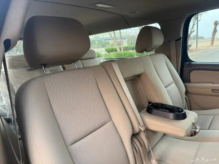 شيفرولية سوبربان 2013 اسود ملكي نظيف للبيع 30