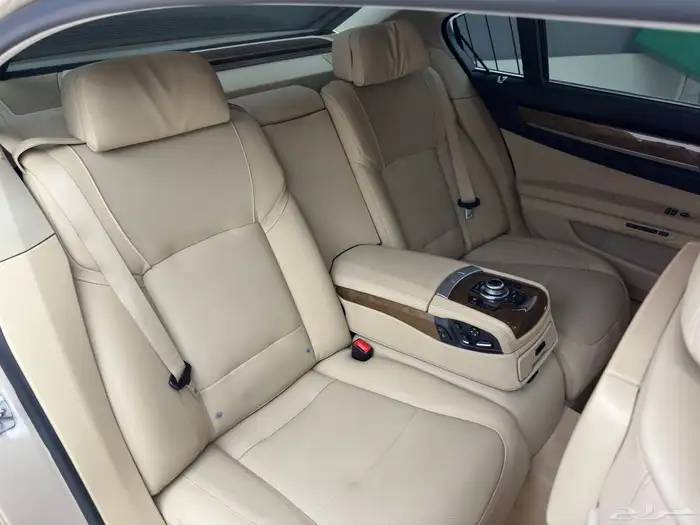 BMW 750Li 2011 ممشى قليل قمة النظافة 18