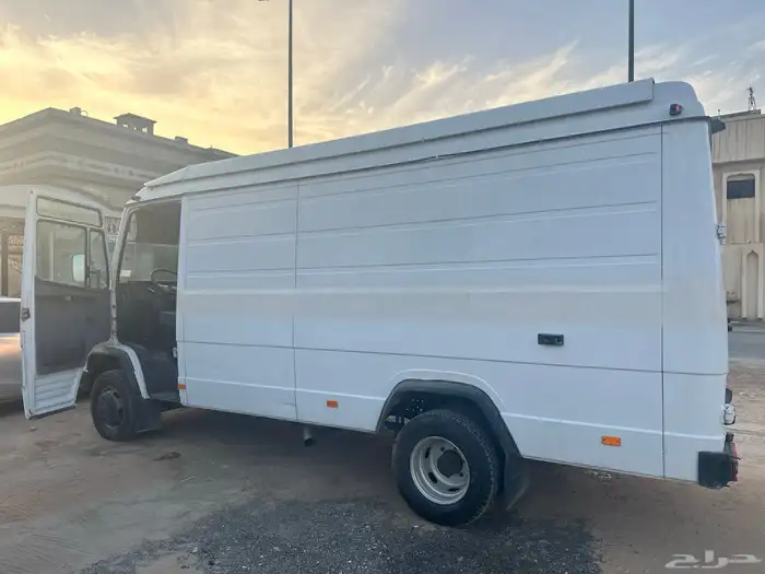 للبيع فان مرسيدس جاهز يخدمك 3