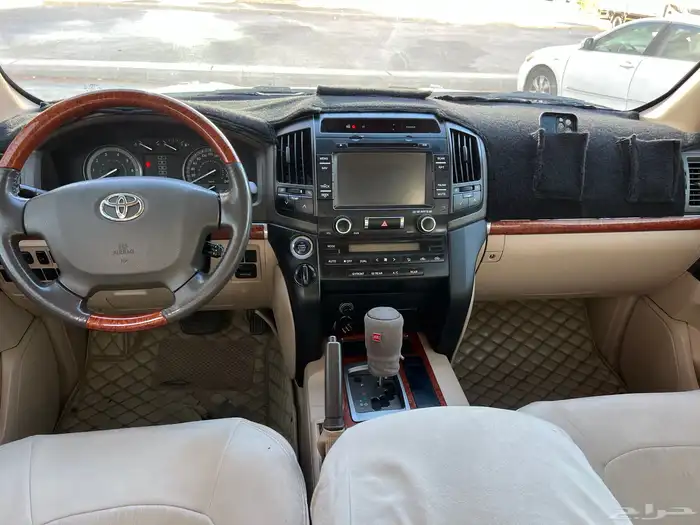 تويوتا لاند كروزر جيب موديل 2013 قمة النظافه 33