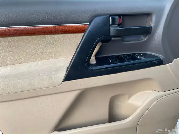 تويوتا لاندكروزر 2015 GXR فل سعودي 17