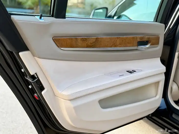 بي ام دبليو 740 موديل 2011 نظيف جدا 21