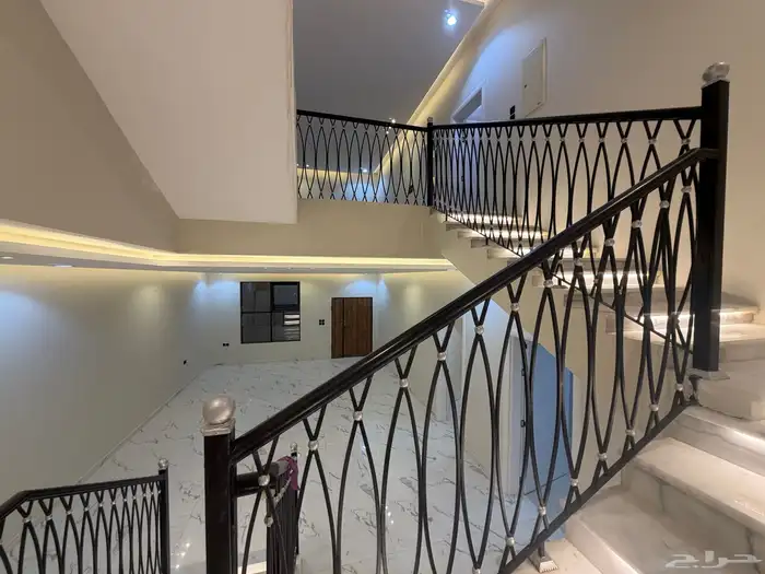 للبيع فيلا كبيره مودرن البكيريه حي الرياض 12