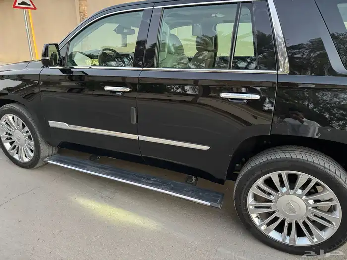 اسكاليد 2015 قصير سعودي اعلى فئه بحالة الوكاله 52