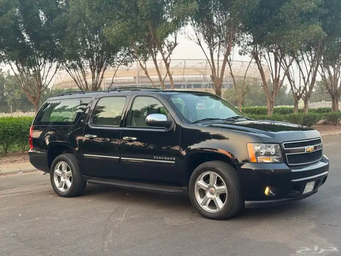 شيفرولية سوبربان 2013 اسود ملكي نظيف للبيع 2