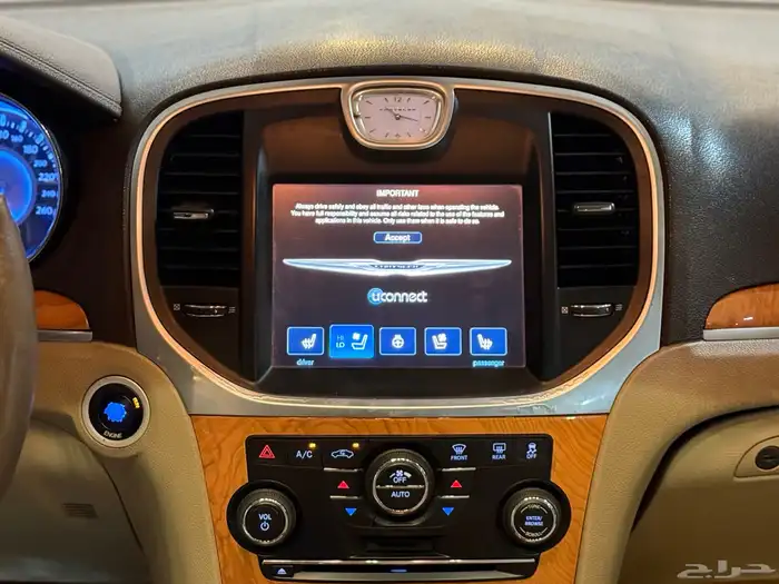 كرايزلر 2014 C300 (( بحالة ممتازة )) 20