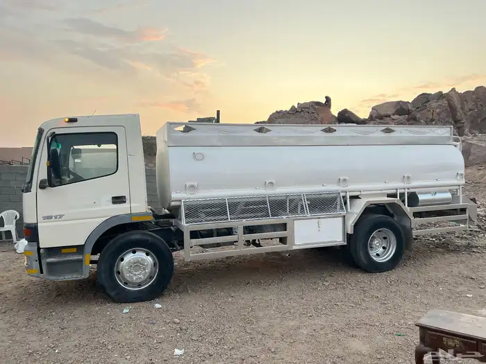 شاحنة مرسيدس 1517 اتيقو   اتيكو   وايت ماء 2004 3