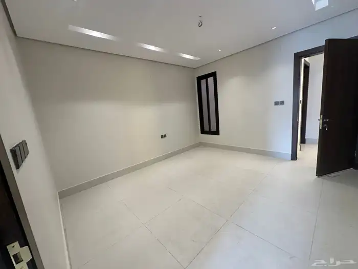 فيلا ارضيه للبيع مدخل خاص حي الاخضر 5