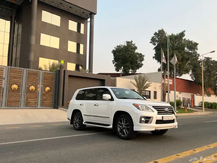 جيب لكزس LX 2015 فل كامل DD نظيف جدا منوة المستخدم 2