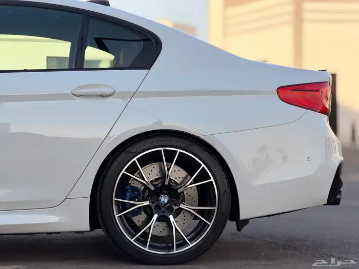 للبيع 2020 BMW M5 COMPETITION بحالة الوكالة 13