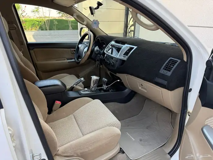 فورتشنر 2015 دبل مخزن ماشي 60 الف فقط 13