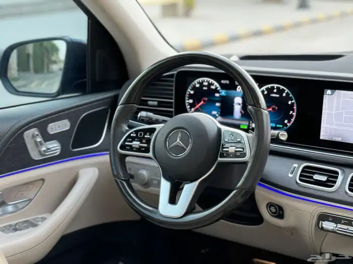 مرسيدس GLS 450 موديل 2020 كت AMG ممشى 68 الف تشيكات وكاله 44