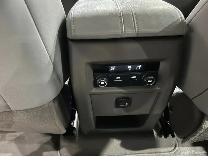 شيفورليه ترافيرس LS موديل 2018 نظيف 21