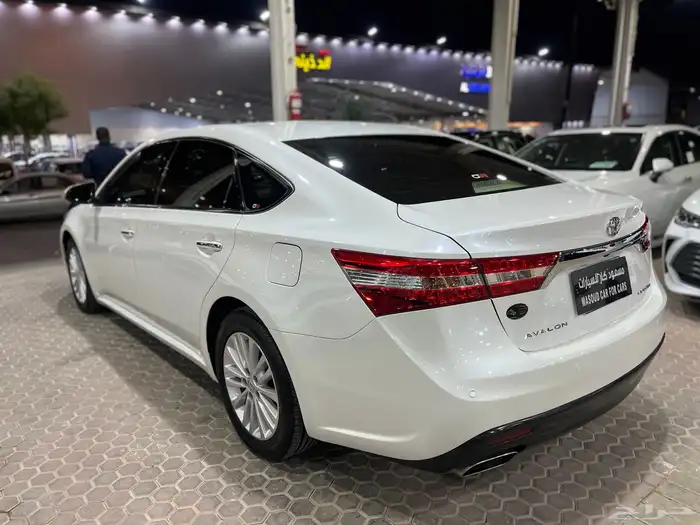 تويوتا افالون2015 فل كامل ليمتيد 14