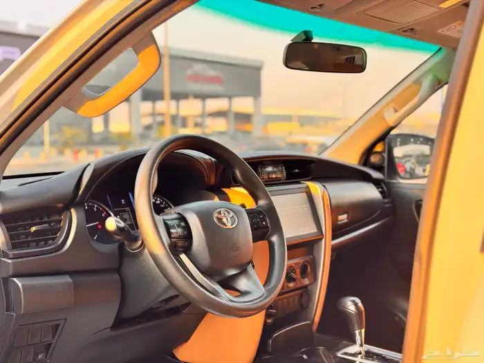 تويوتا فورتشنر 2022 ابيض دبل 9