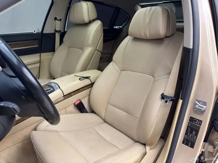 BMW 750Li 2011 ممشى قليل قمة النظافة 8