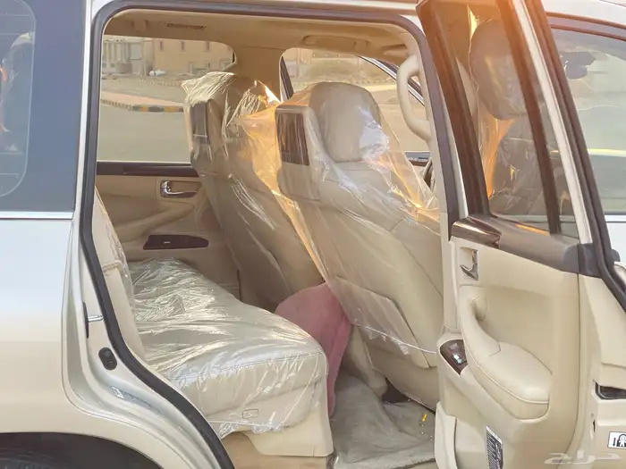 جيب لكزس LX570 موديل 2015 قمة في النظافة. 21