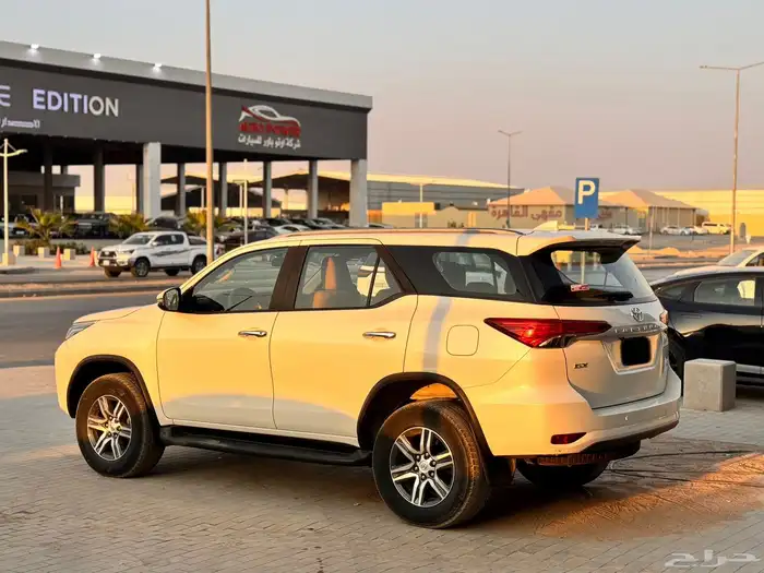 تويوتا فورتشنر 2022 ابيض دبل 5