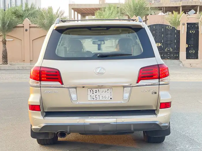 جيب لكزس LX570 موديل 2015 قمة في النظافة. 4