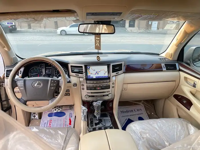 جيب لكزس LX570 موديل 2015 قمة في النظافة. 16