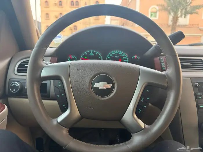 شيفرولية سوبربان 2013 اسود ملكي نظيف للبيع 40