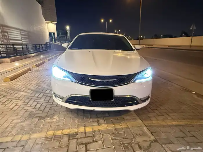 للبيع كرايزلر C200 موديل 2016 7
