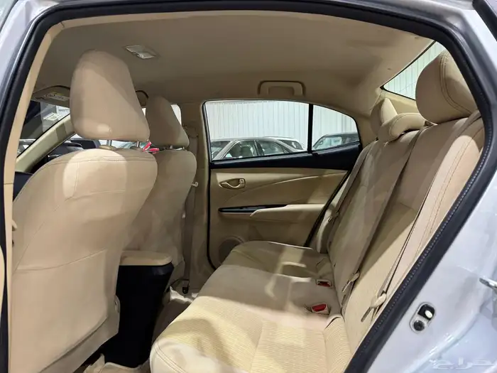 تويوتا يارس Y استاندر 2022 10