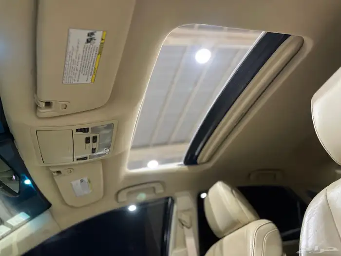 تويوتا افالون2015 فل كامل ليمتيد 38