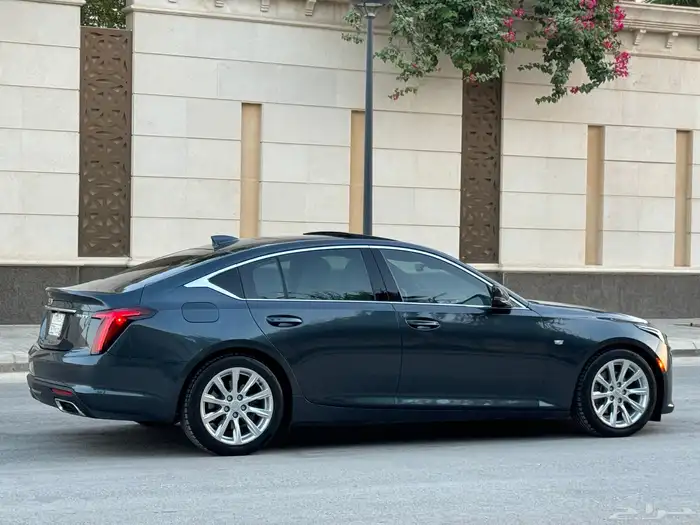 كاديلاك CT5 موديل 2022 فل كامل تحت الضمان والصيانة المجانية 22