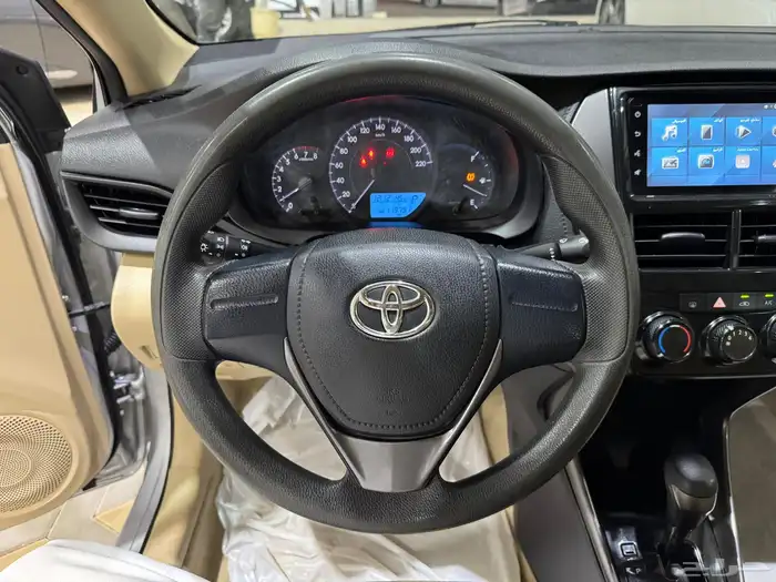 تويوتا يارس Y استاندر 2022 6