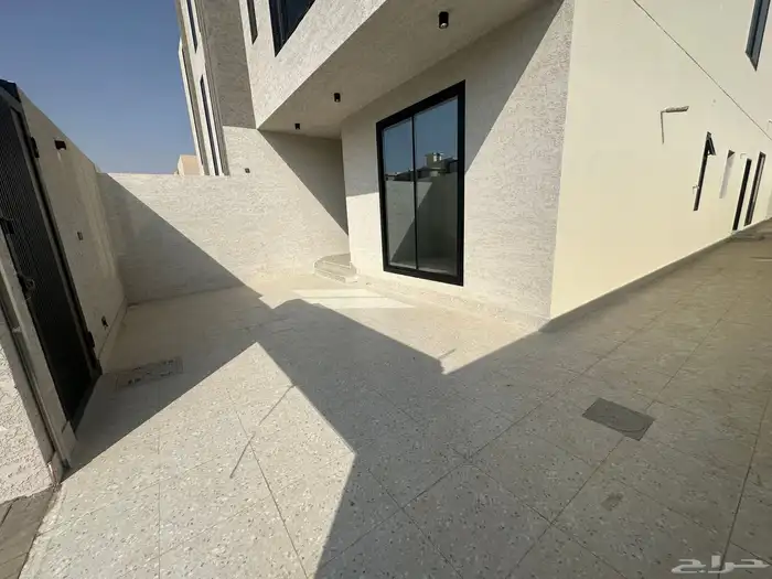 فيلا ارضيه للبيع مدخل خاص حي الاخضر 0