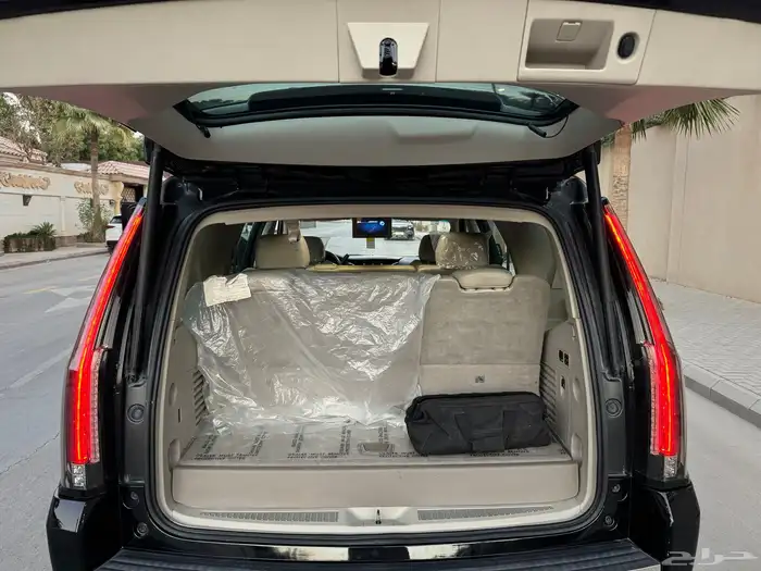 اسكاليد 2015 قصير سعودي اعلى فئه بحالة الوكاله 36