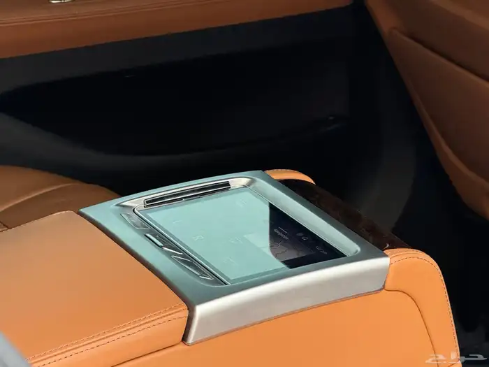 بي ام دبليو 730Li 2021 11