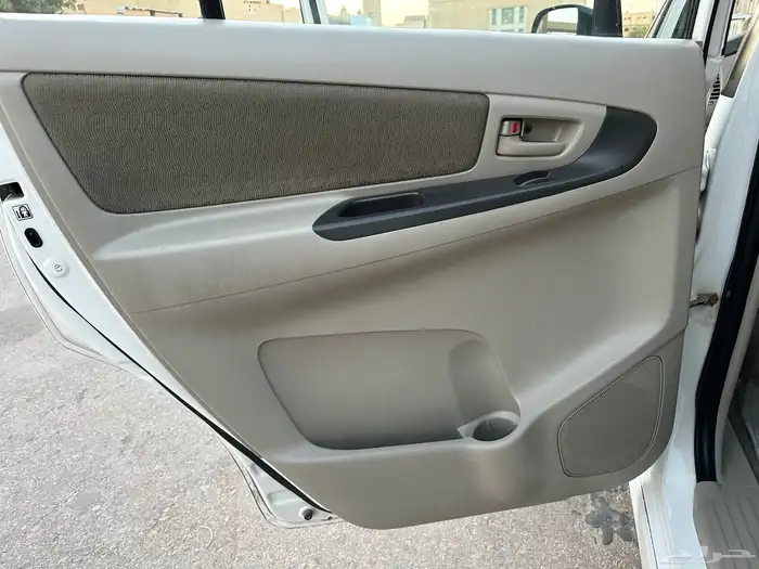 للبيع انوفا 2015 نظيفة جدا 23