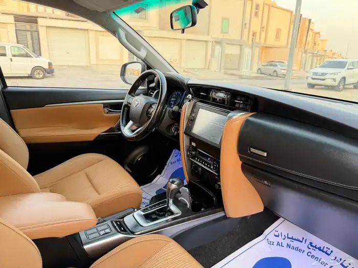 فورشنر 2022 VX سعودي نظيف .. 13