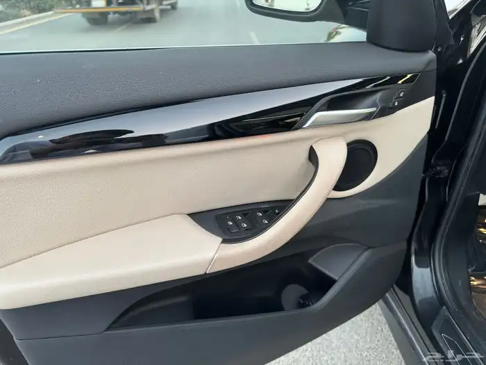 بي ام دبليو x1 مخزن بحالة الوكالة 28