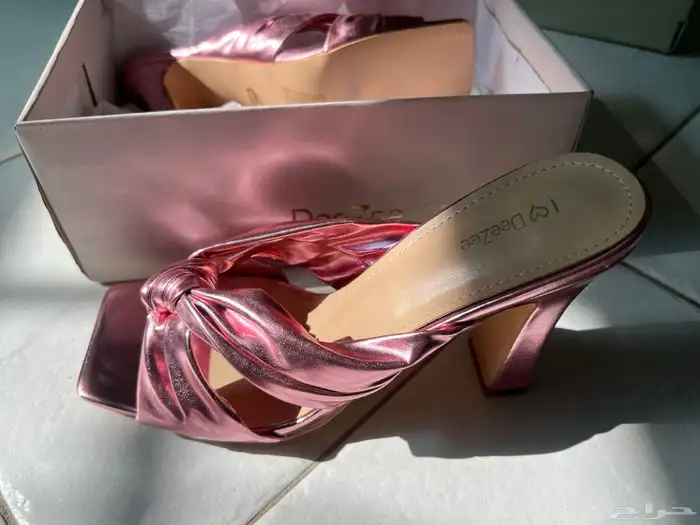 فساتين وجزم بأسعار مناسبه 17