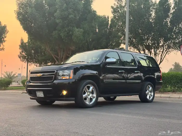 شيفرولية سوبربان 2013 اسود ملكي نظيف للبيع 10