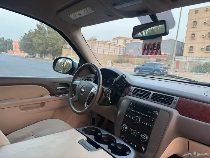 شيفرولية سوبربان 2013 اسود ملكي نظيف للبيع 38