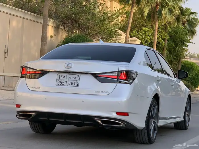 لكزس GS300 موديل 2018 بحالة الوكاله ممشى 26 الف 14